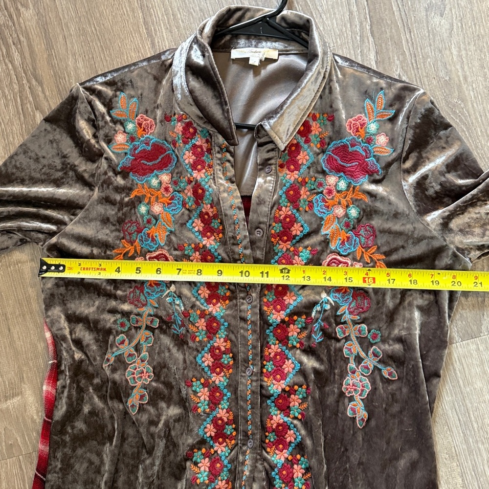 Gorgeous Andre’e By Unit Crushed Velvet Embroidered Plaid Duster Dress Lg - Picture 10 of 11